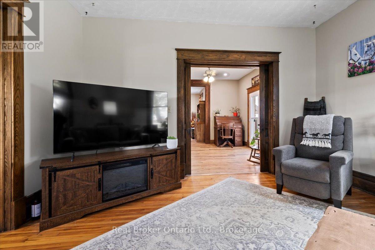 241787 16 Concession, West Grey, Ontario  N0G 2M0 - Photo 13 - X12901796