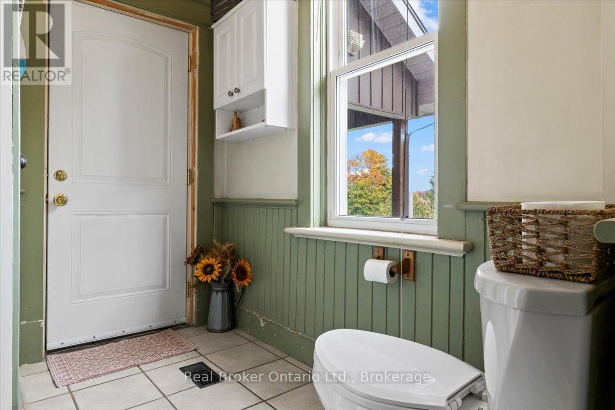 241787 16 Concession, West Grey, Ontario  N0G 2M0 - Photo 14 - X12901796