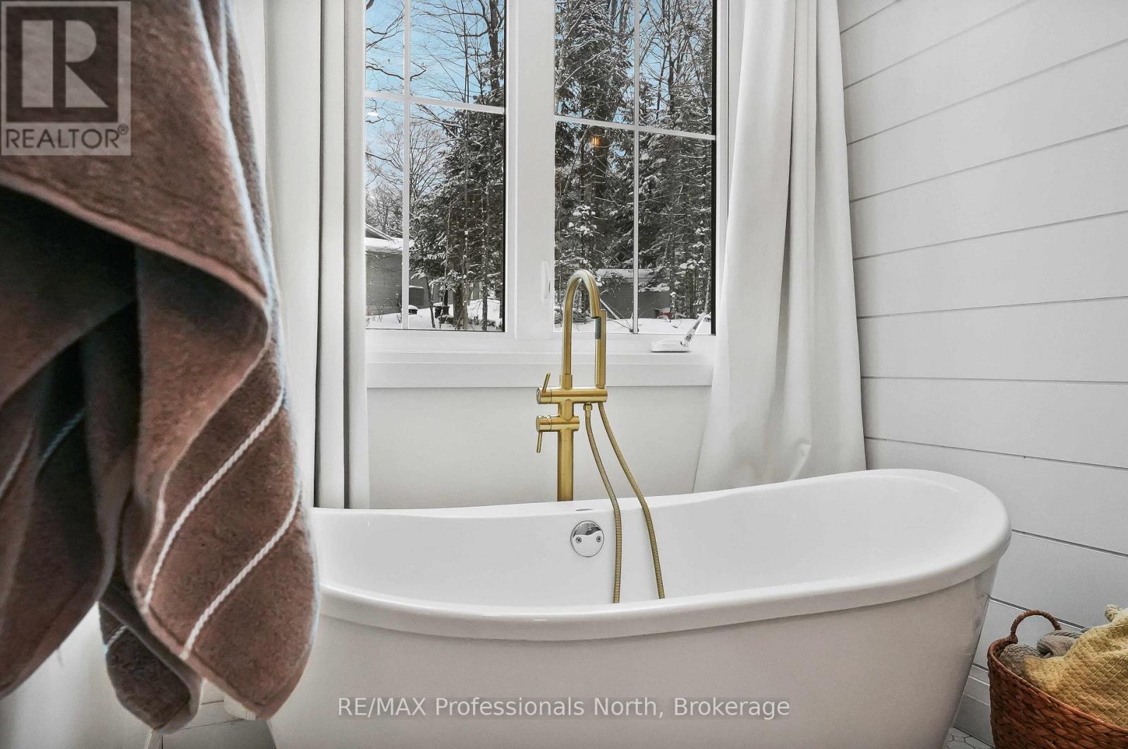 195 Lakeview Street, Dysart Et Al, Ontario  K0M 1S0 - Photo 21 - X12904196