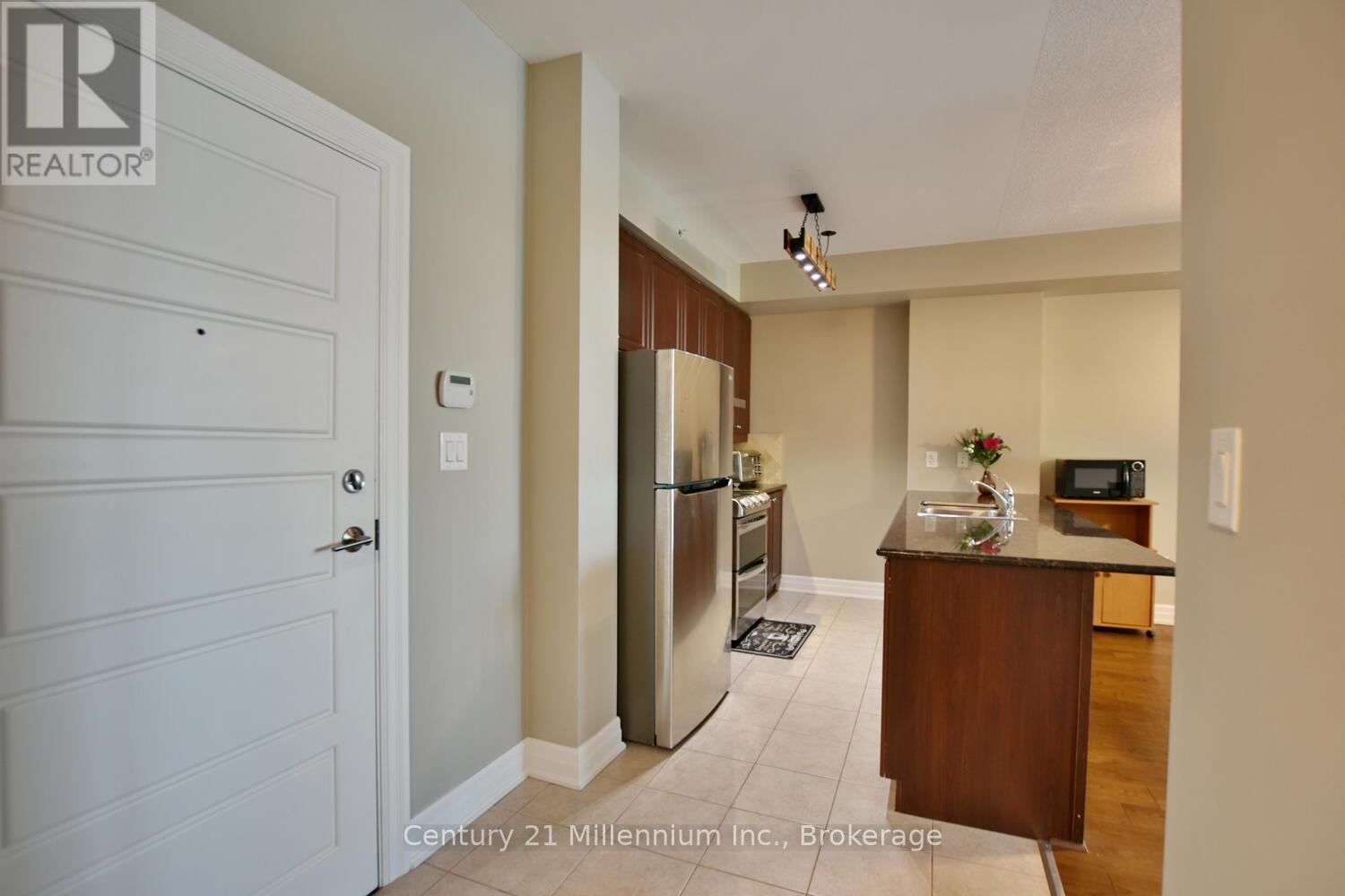 208 - 1 Shipyard Lane, Collingwood, Ontario  L9Y 0W2 - Photo 4 - S12905134