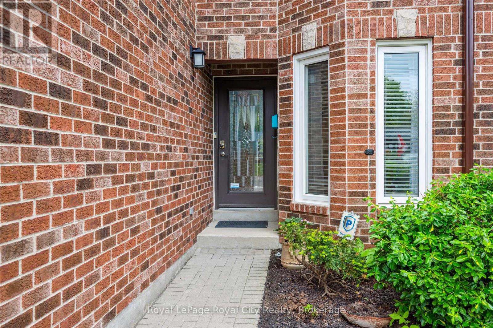 21 Marilyn Drive, Guelph, Ontario  N1H 1G9 - Photo 3 - X12911172