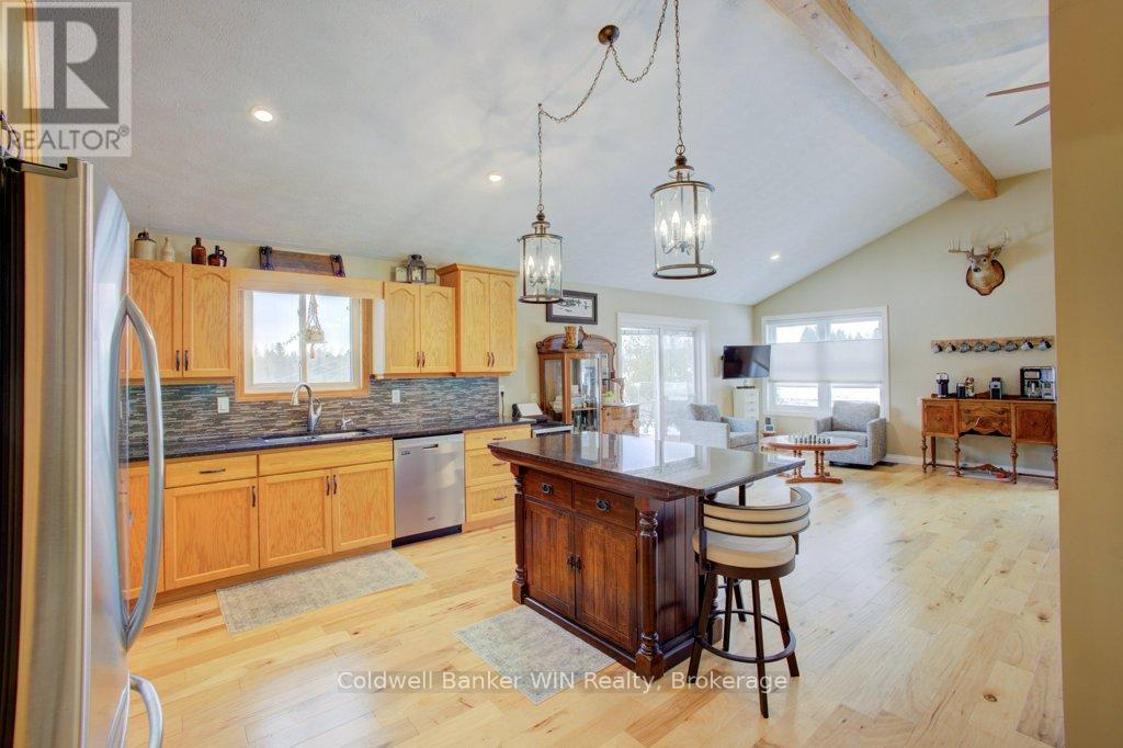 314539 6 Highway, West Grey, Ontario  N0G 1R0 - Photo 15 - X12911712