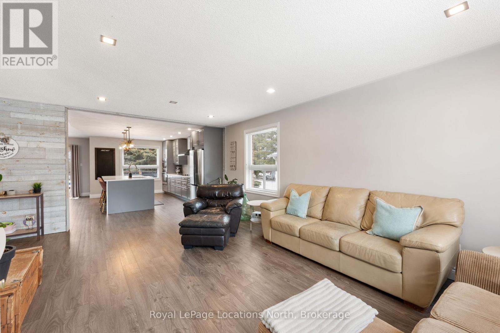 58 Lamont Creek Drive, Wasaga Beach, Ontario  L9Z 1J9 - Photo 4 - S12912914