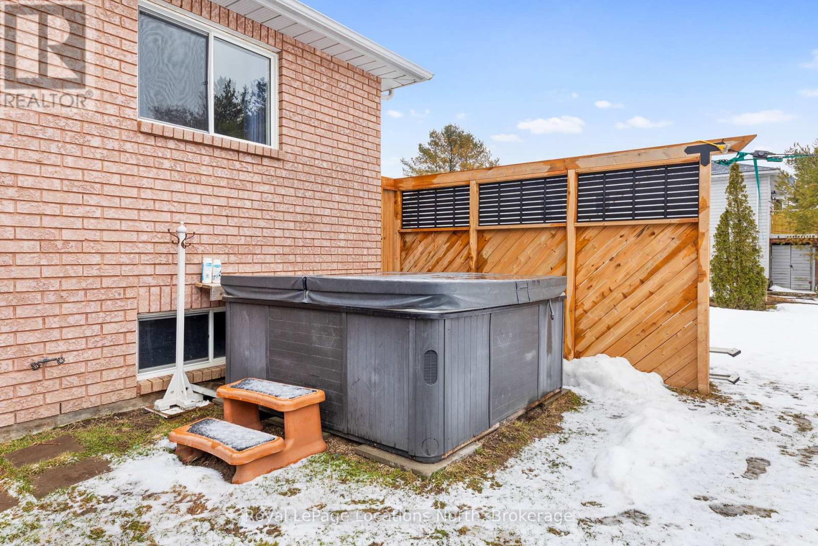 58 Lamont Creek Drive, Wasaga Beach, Ontario  L9Z 1J9 - Photo 41 - S12912914