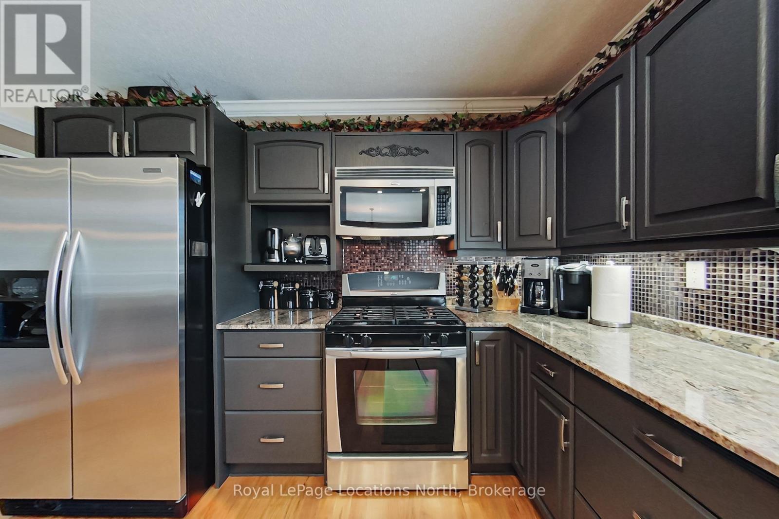 110 Liisa's Lane, Blue Mountains, Ontario  L9Y 0M3 - Photo 10 - X12913010