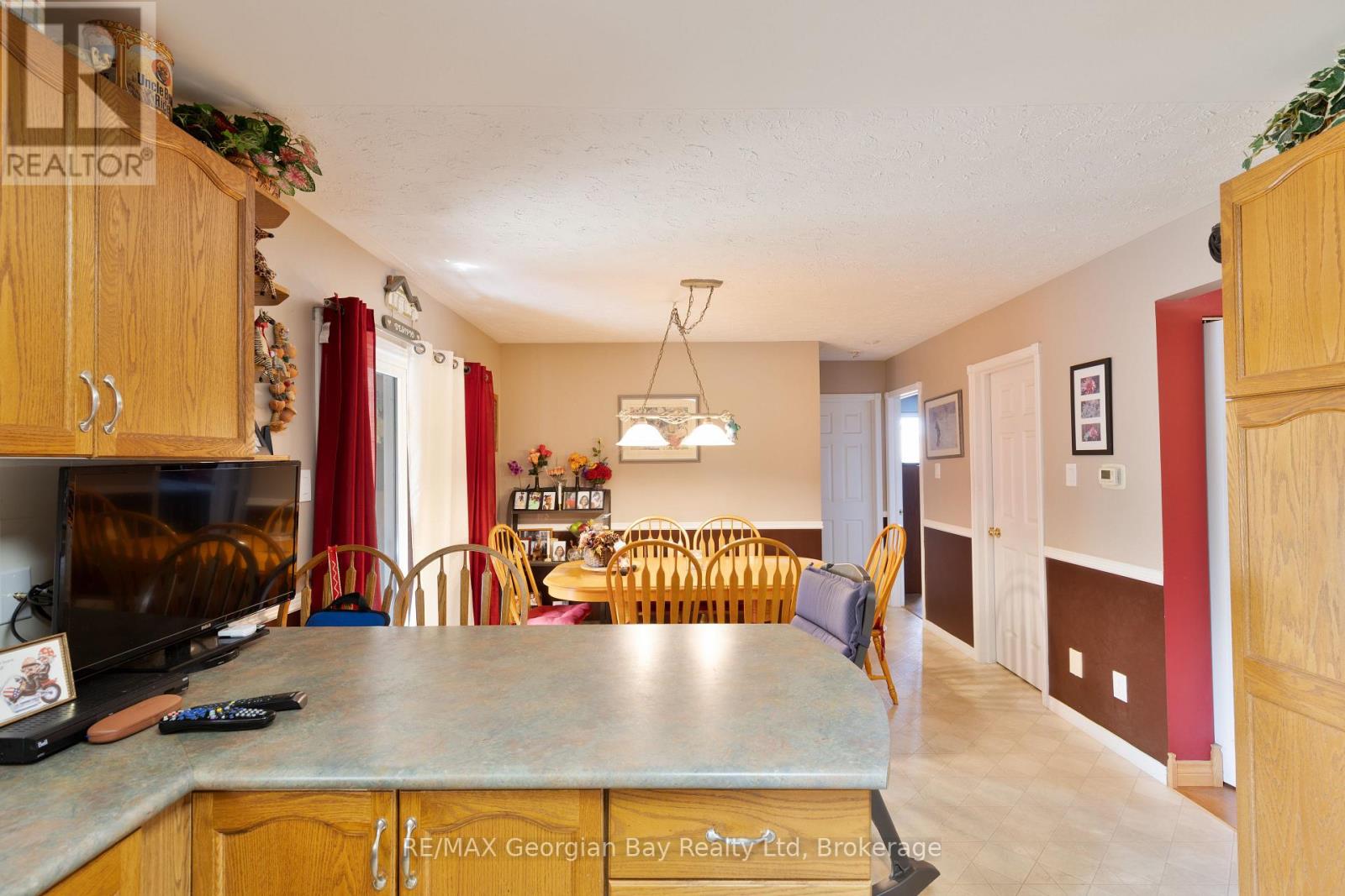33 Anderson Crescent, Tay, Ontario  L0K 2A0 - Photo 10 - S12913092