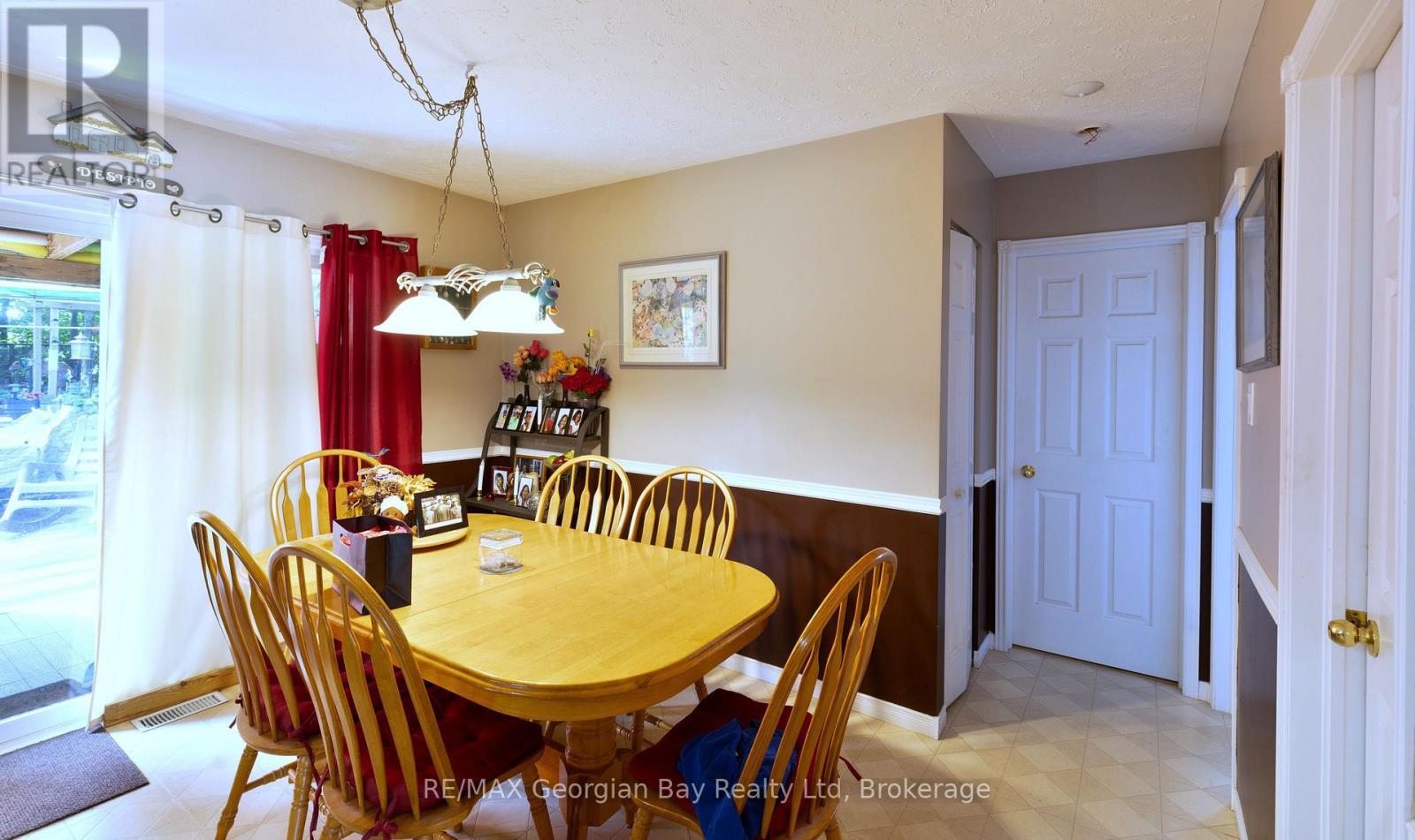 33 Anderson Crescent, Tay, Ontario  L0K 2A0 - Photo 12 - S12913092