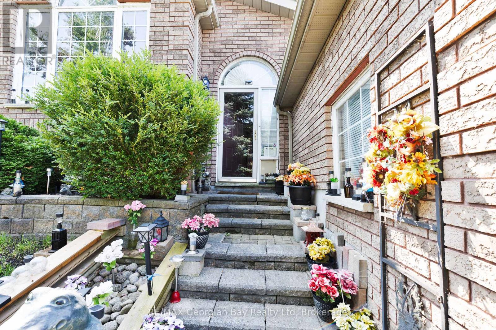 33 Anderson Crescent, Tay, Ontario  L0K 2A0 - Photo 3 - S12913092
