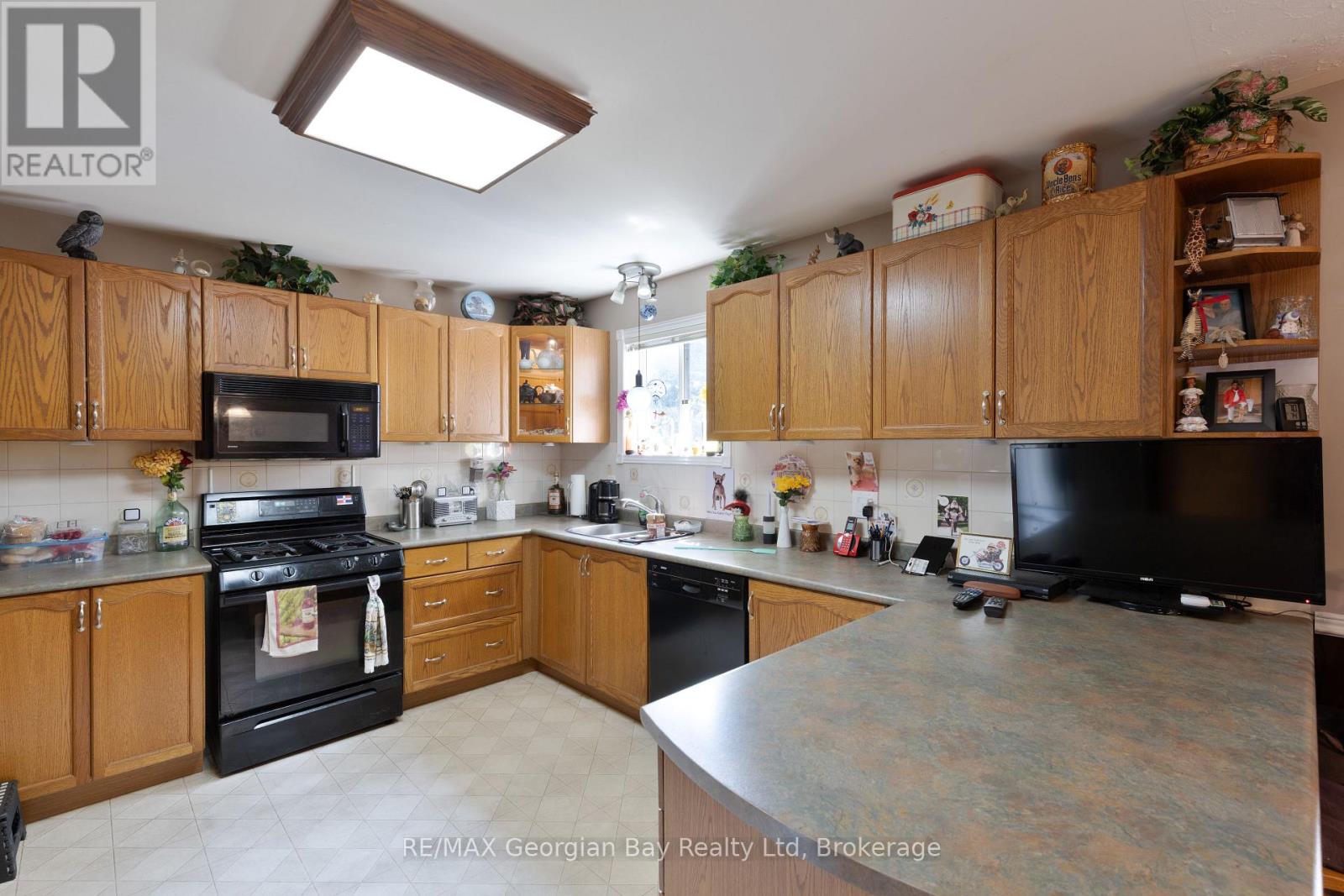 33 Anderson Crescent, Tay, Ontario  L0K 2A0 - Photo 8 - S12913092