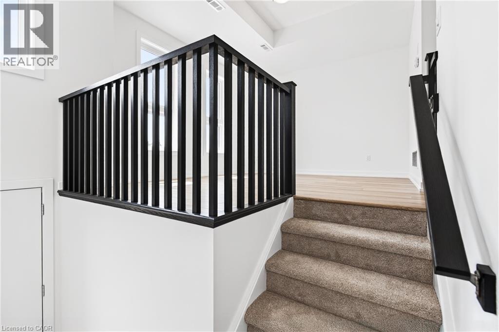 55 Great Falls Boulevard, Waterdown, Ontario  L8B 2A9 - Photo 4 - 40814260