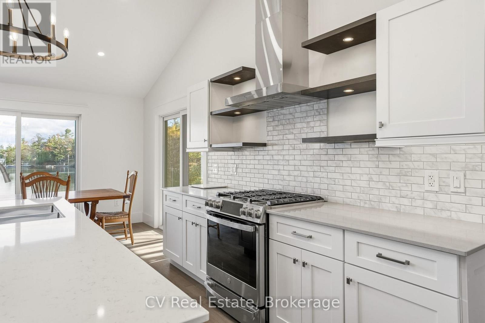 1111 Lakeshore Drive, Gravenhurst, Ontario  P1P 1R2 - Photo 11 - X12914146