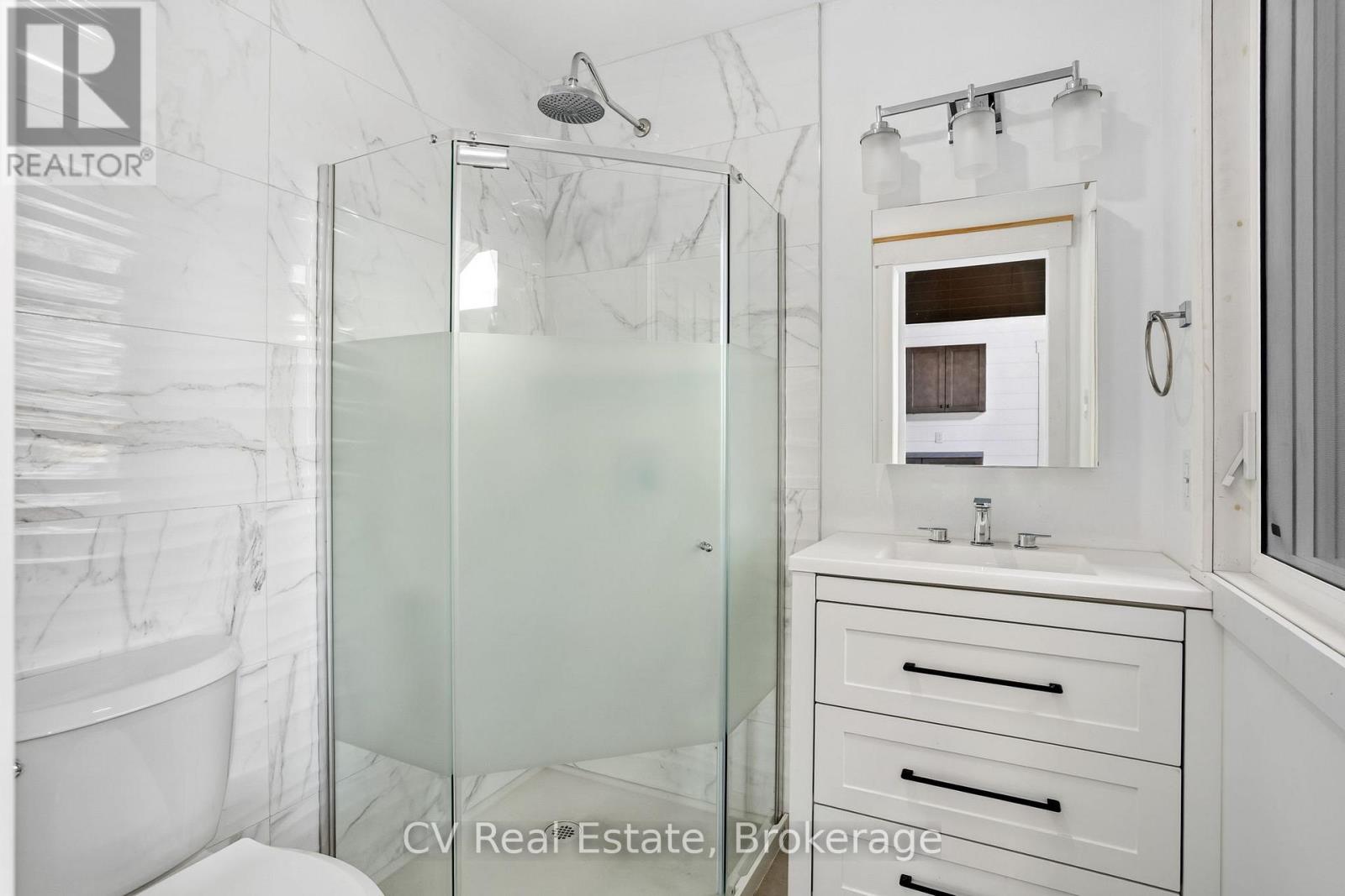1111 Lakeshore Drive, Gravenhurst, Ontario  P1P 1R2 - Photo 33 - X12914146