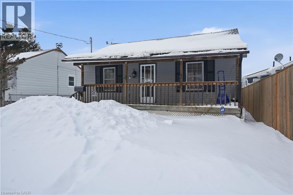 4 Hilda Street, St. Catharines, Ontario  L2S 1Z8 - Photo 2 - 40814663