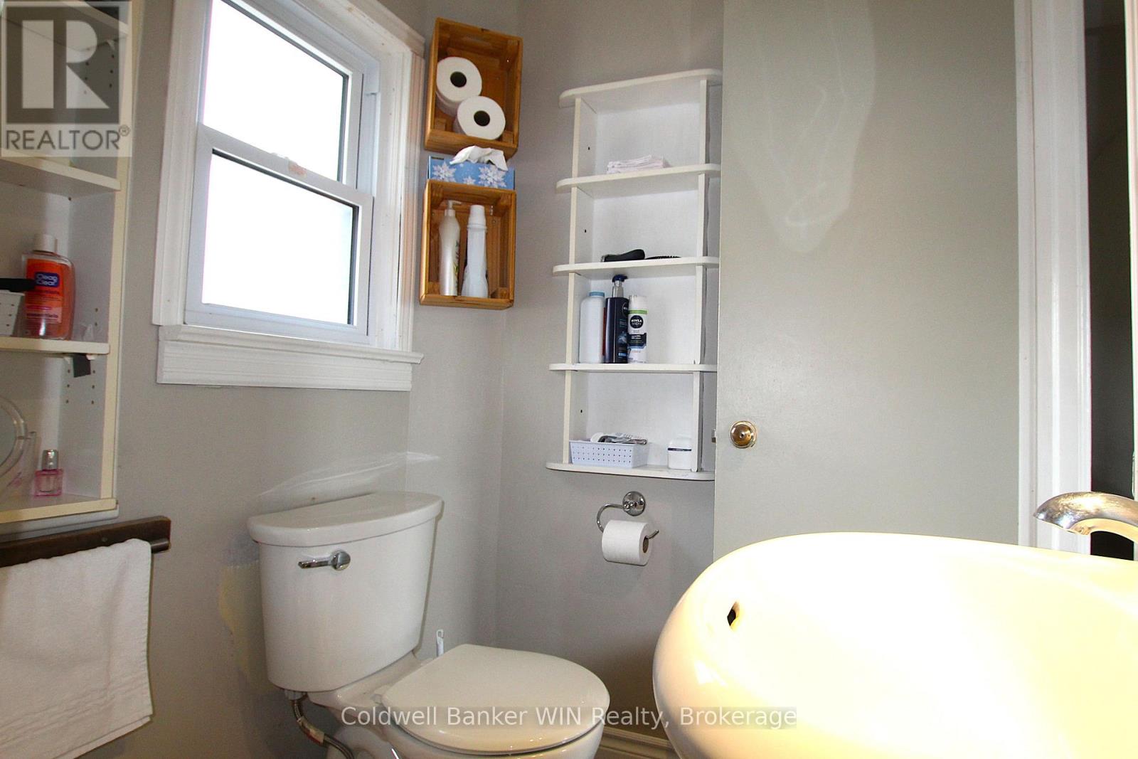 383 Wellington Street E, Wellington North, Ontario  N0G 2L2 - Photo 14 - X12916450