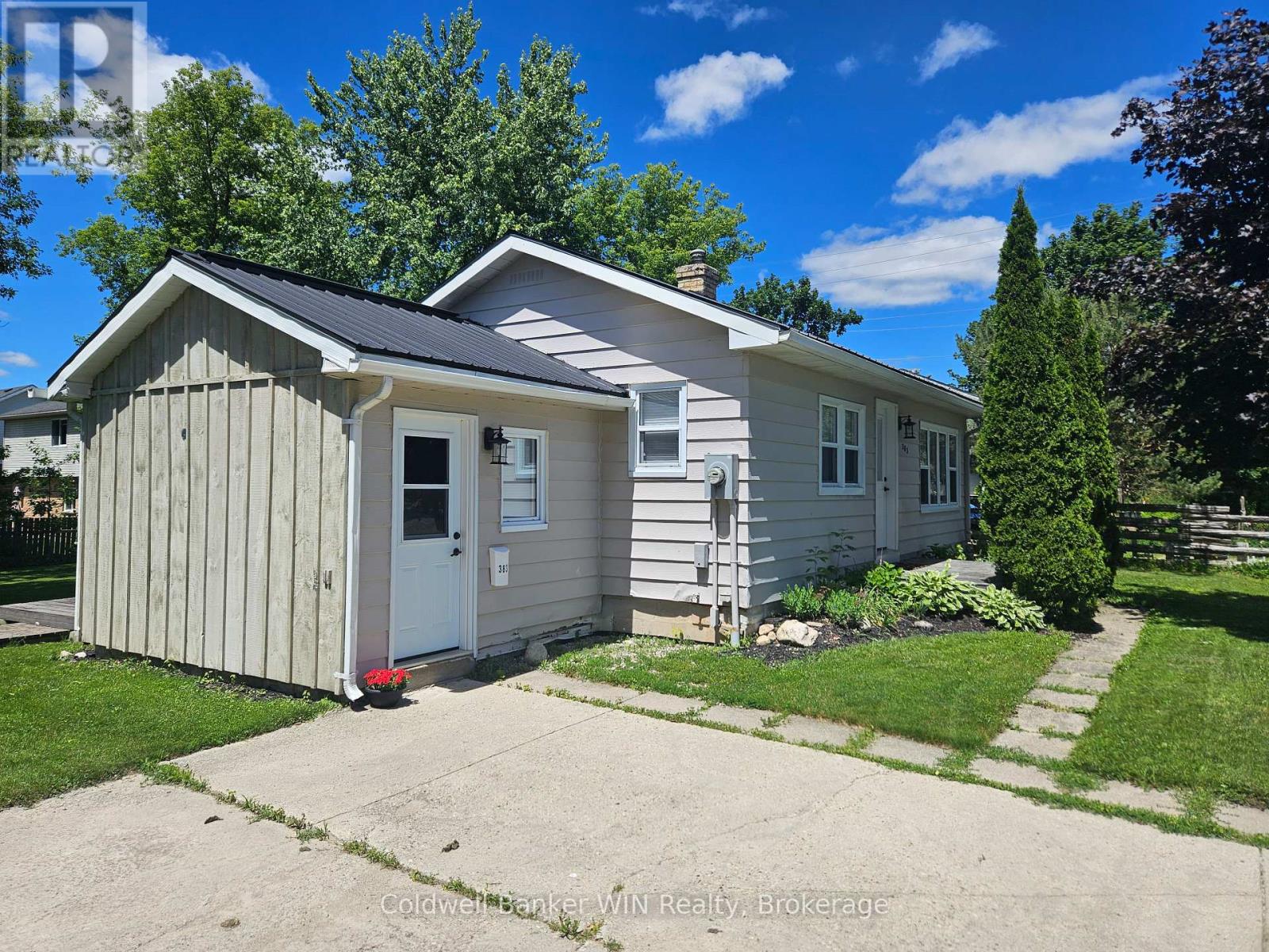 383 Wellington Street E, Wellington North, Ontario  N0G 2L2 - Photo 2 - X12916450