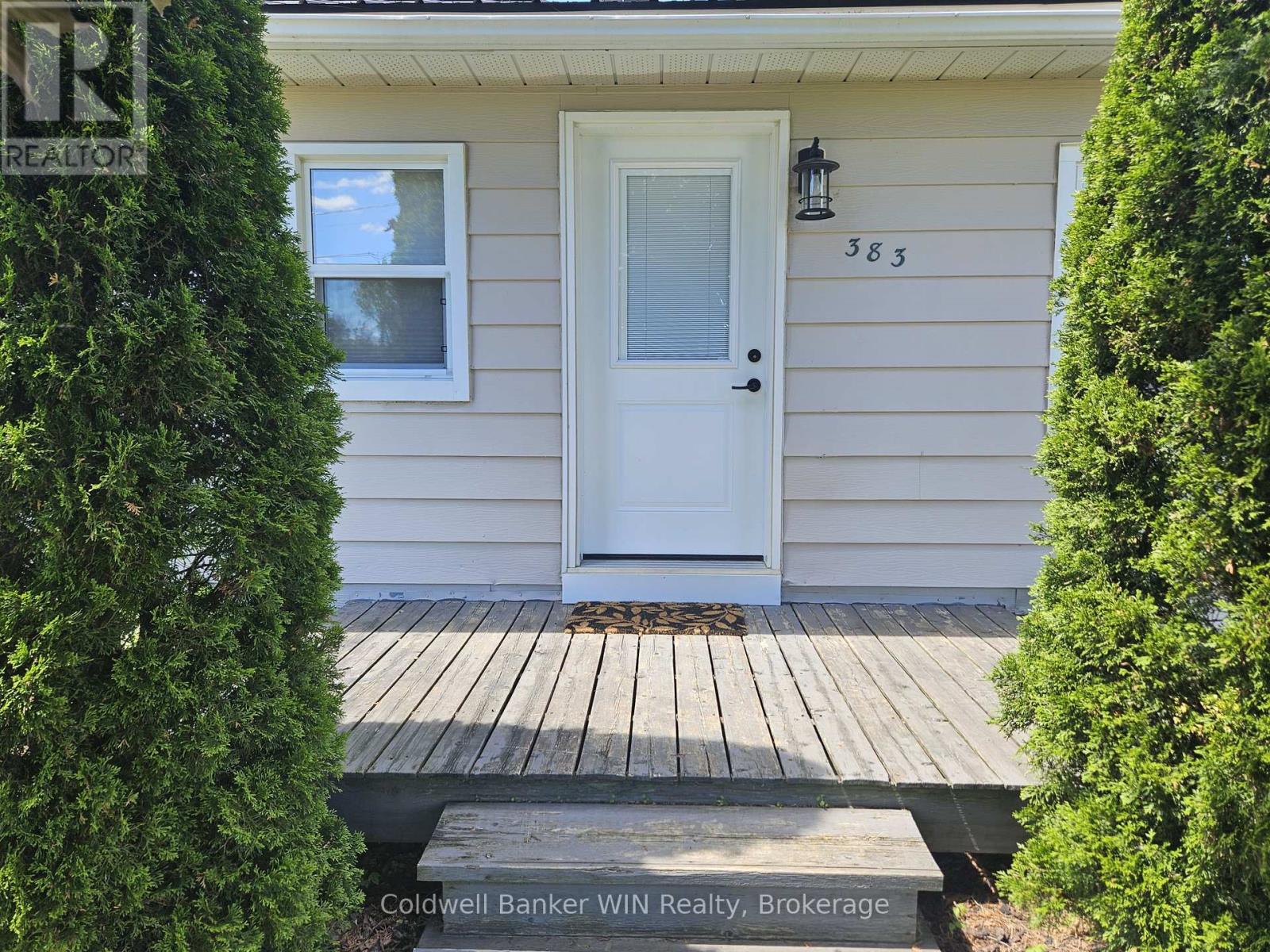 383 Wellington Street E, Wellington North, Ontario  N0G 2L2 - Photo 3 - X12916450
