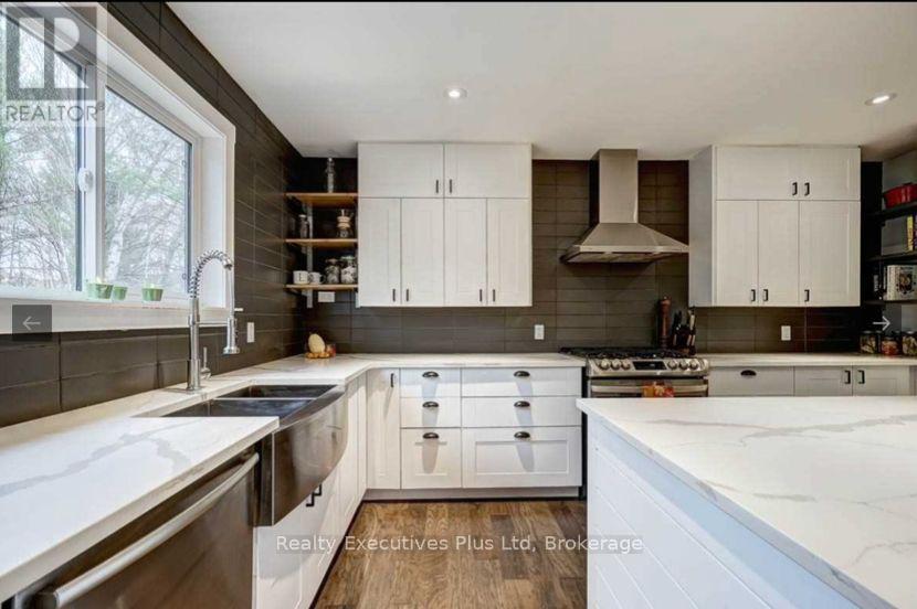 24 Birch Grove Drive, Oro-Medonte, Ontario  L4M 4Y8 - Photo 17 - S12916908