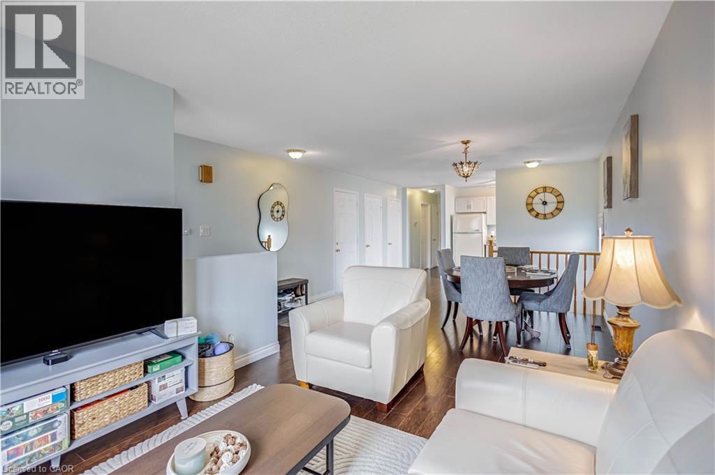 8 Brantdale Avenue, Hamilton, Ontario  L9C 1B7 - Photo 6 - 40813464