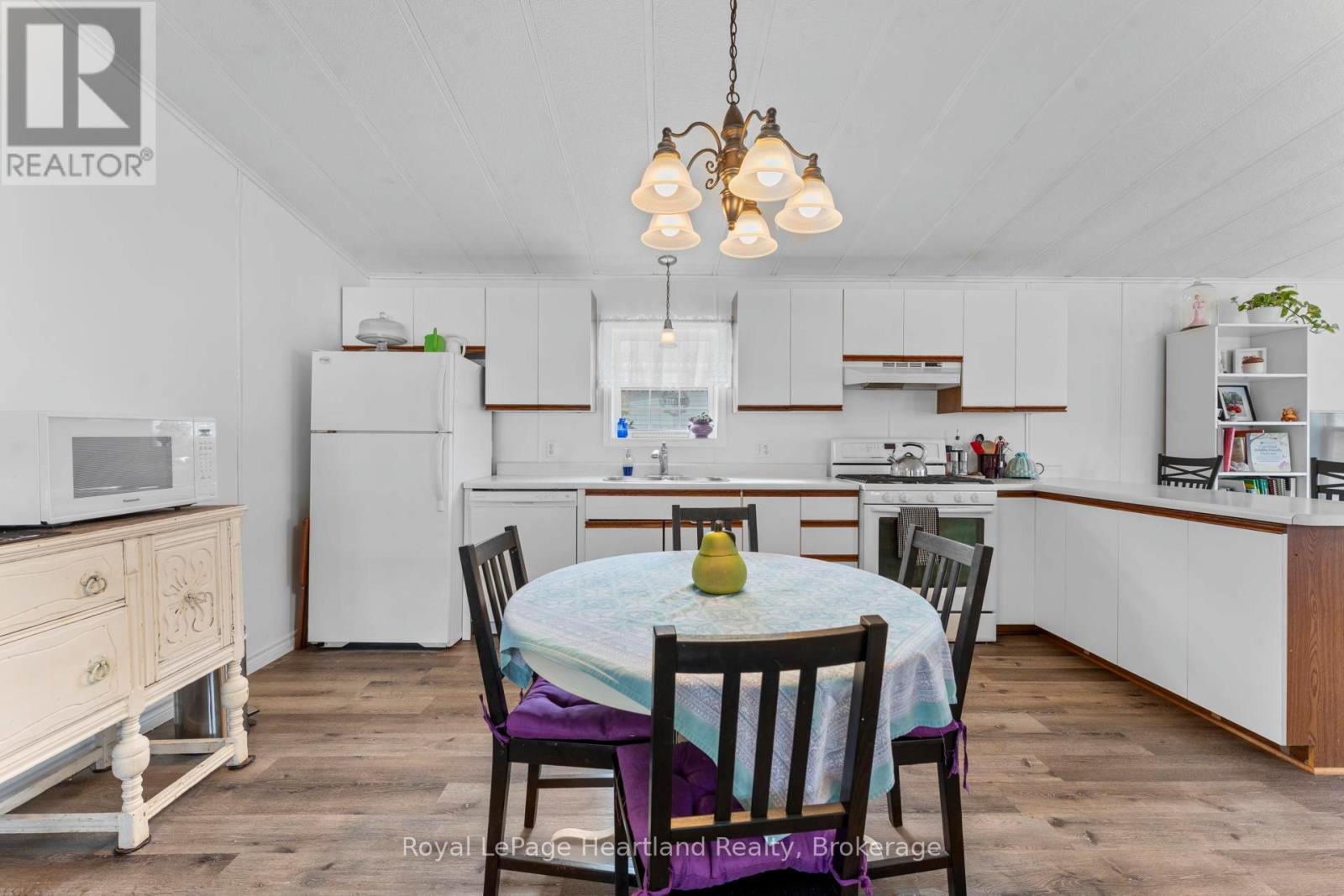 12 Iroquois Lane, Ashfield-Colborne-Wawanosh, Ontario  N7A 3Y2 - Photo 11 - X12919614