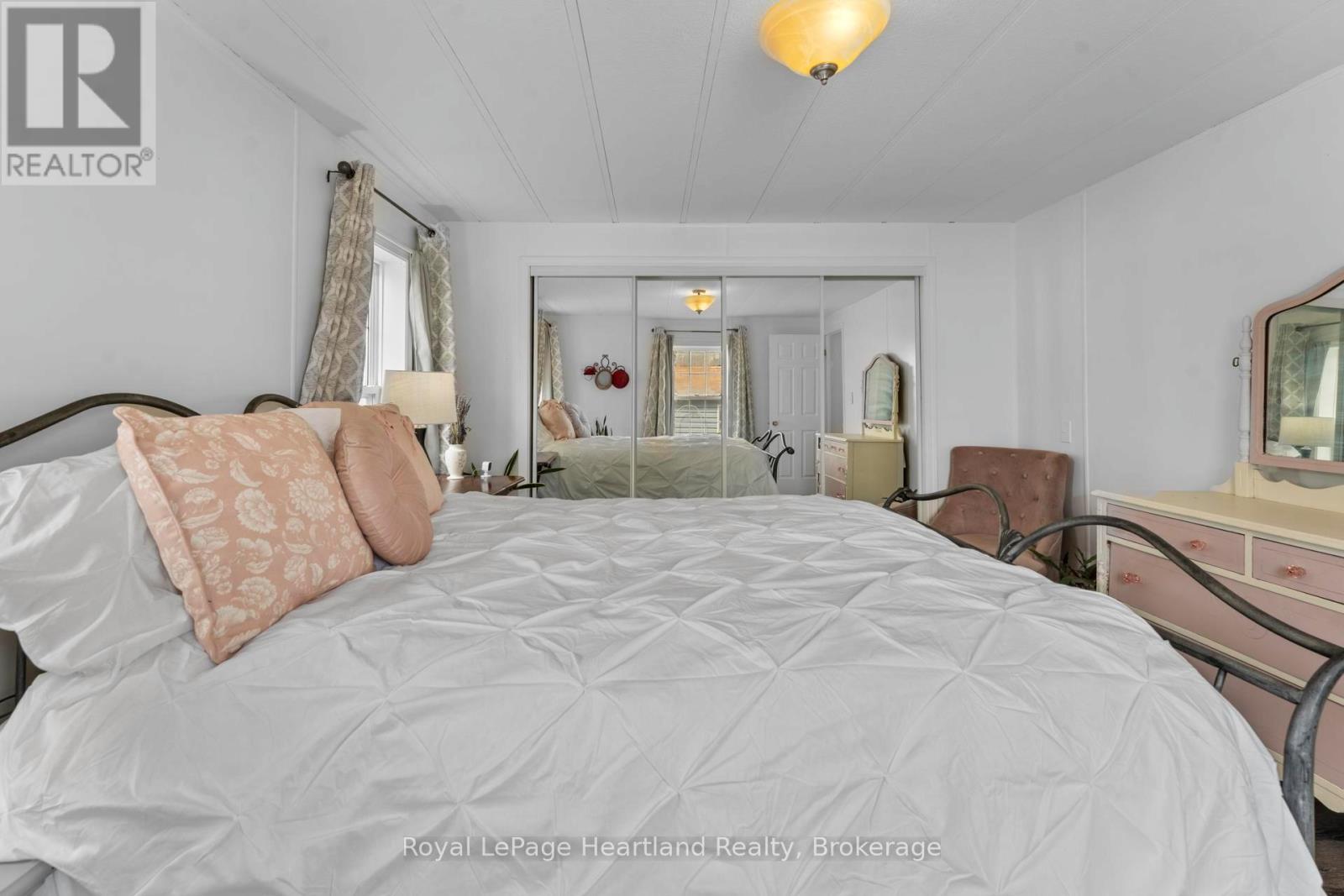 12 Iroquois Lane, Ashfield-Colborne-Wawanosh, Ontario  N7A 3Y2 - Photo 26 - X12919614