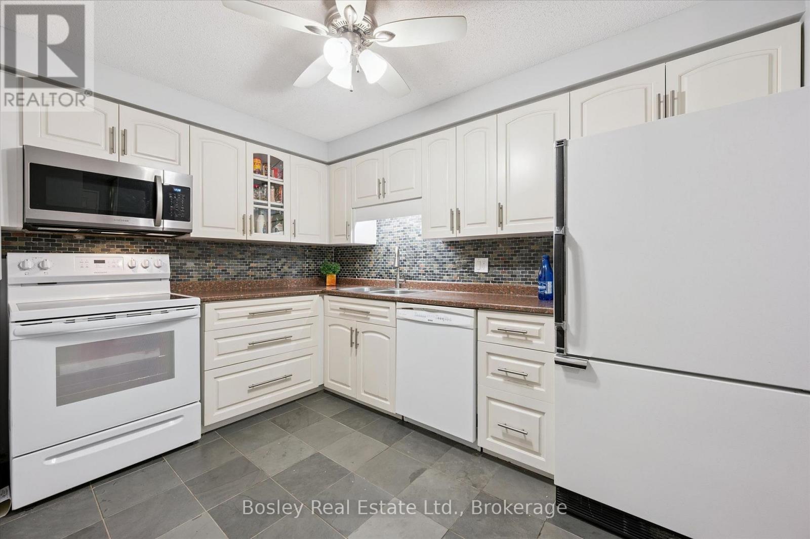 815 - 55 Green Valley Drive, Kitchener, Ontario  N2P 1Z6 - Photo 7 - X12920500
