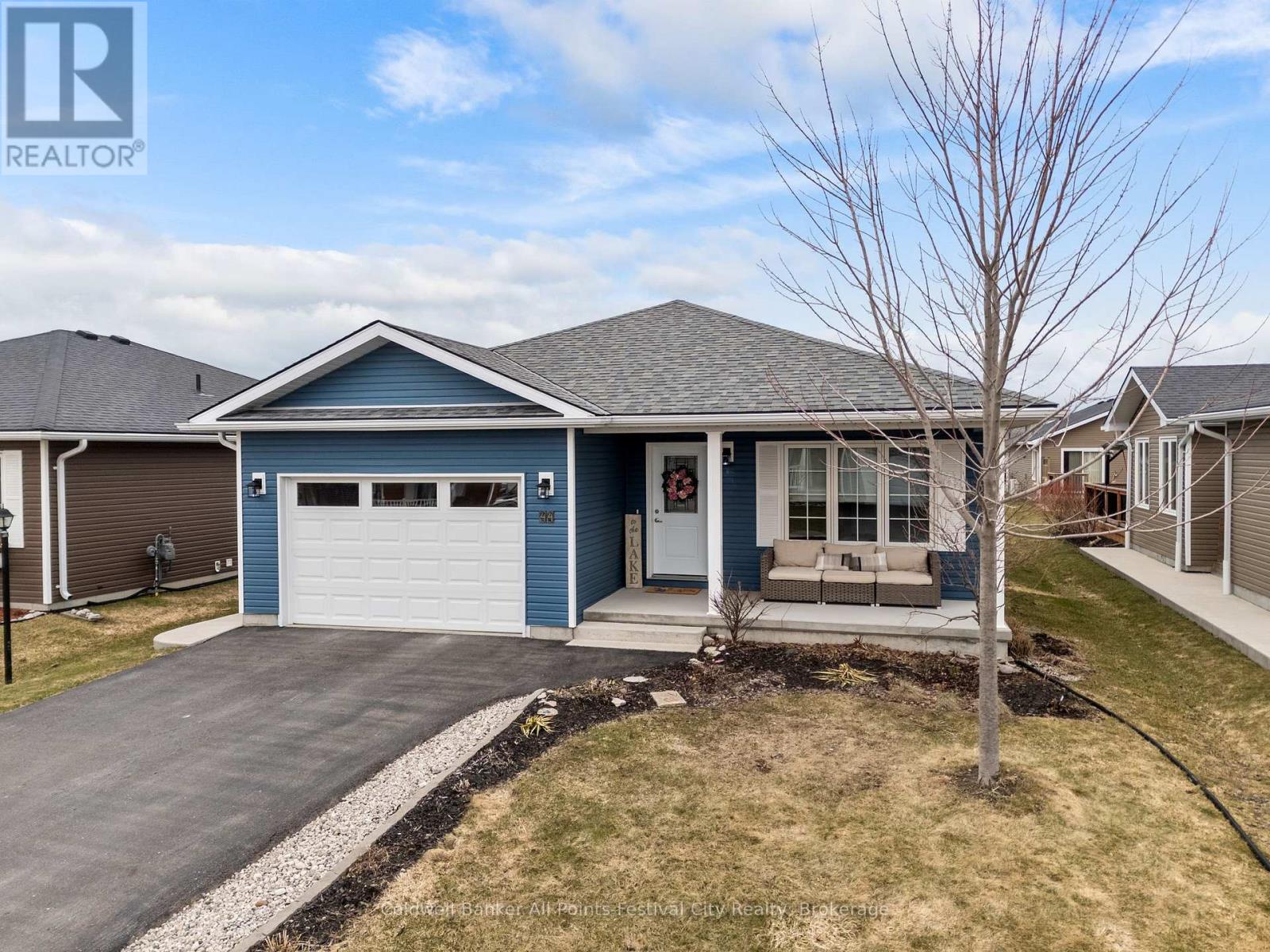 44 Huron Heights Drive, Ashfield-Colborne-Wawanosh, Ontario  N7A 0B2 - Photo 2 - X12922876