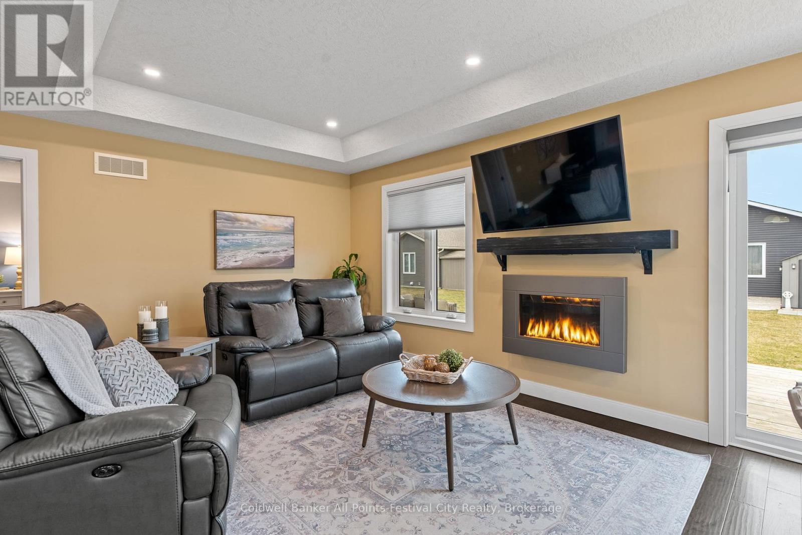 44 Huron Heights Drive, Ashfield-Colborne-Wawanosh, Ontario  N7A 0B2 - Photo 20 - X12922876