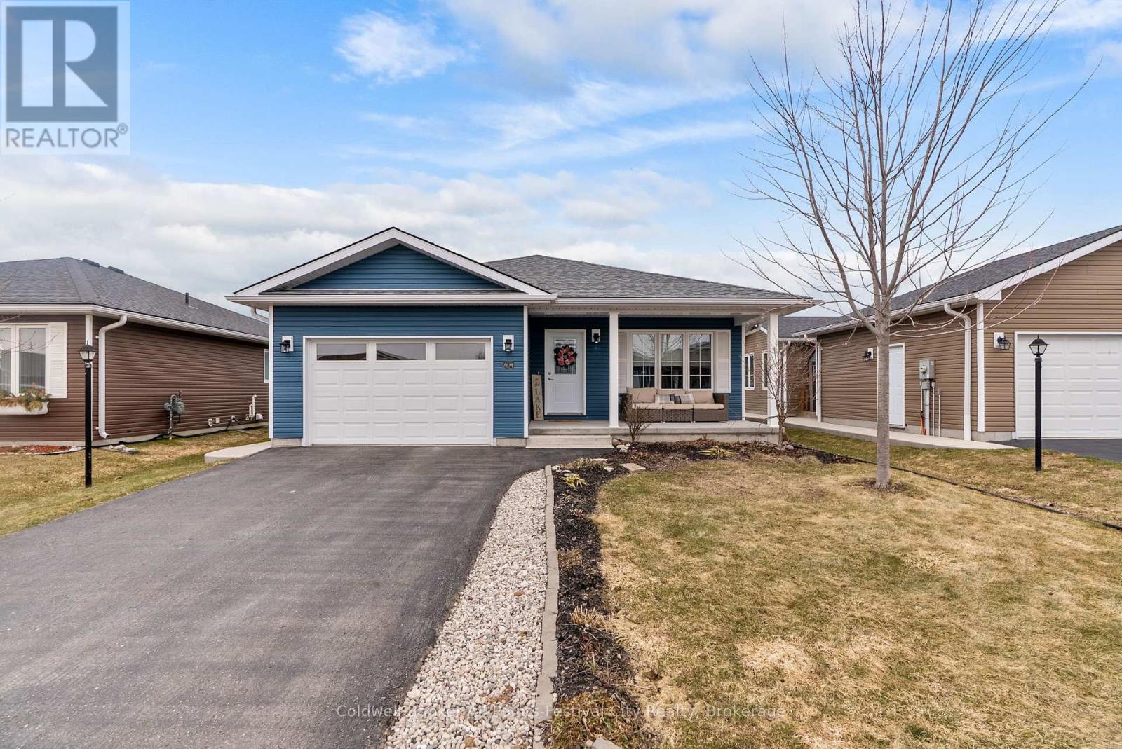 44 Huron Heights Drive, Ashfield-Colborne-Wawanosh, Ontario  N7A 0B2 - Photo 3 - X12922876