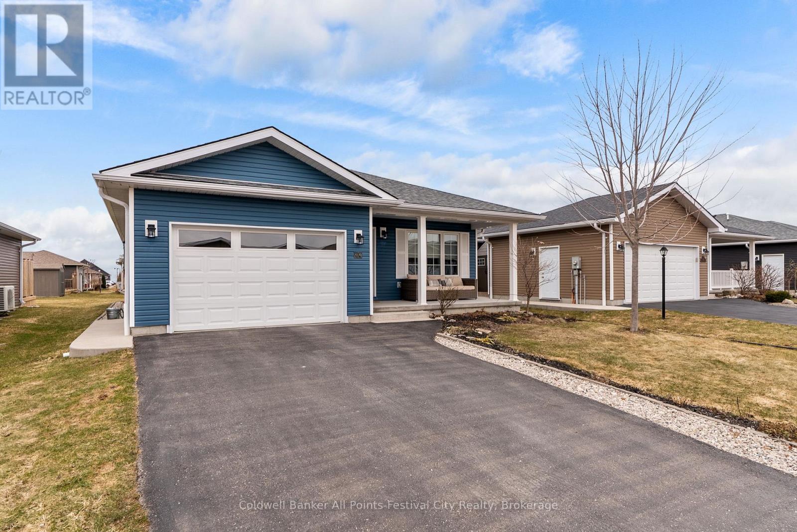 44 Huron Heights Drive, Ashfield-Colborne-Wawanosh, Ontario  N7A 0B2 - Photo 5 - X12922876