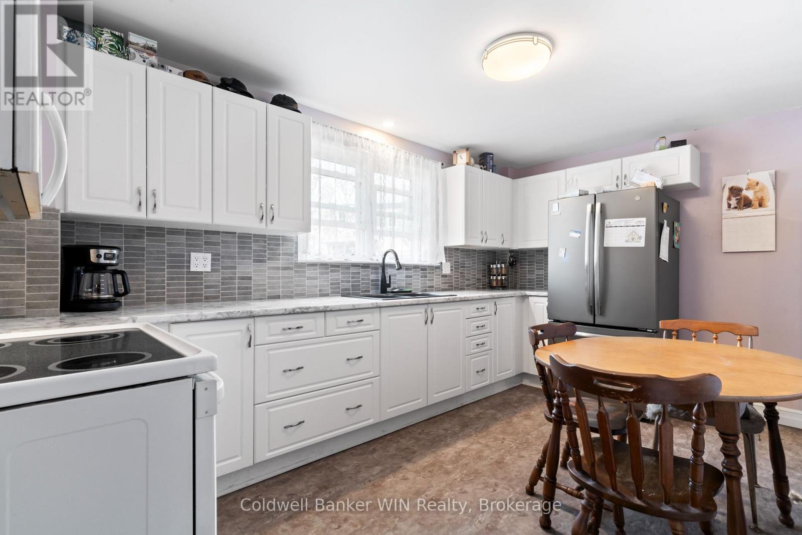121 Queen Street W, Wellington North, Ontario  N0G 2L1 - Photo 5 - X12923454