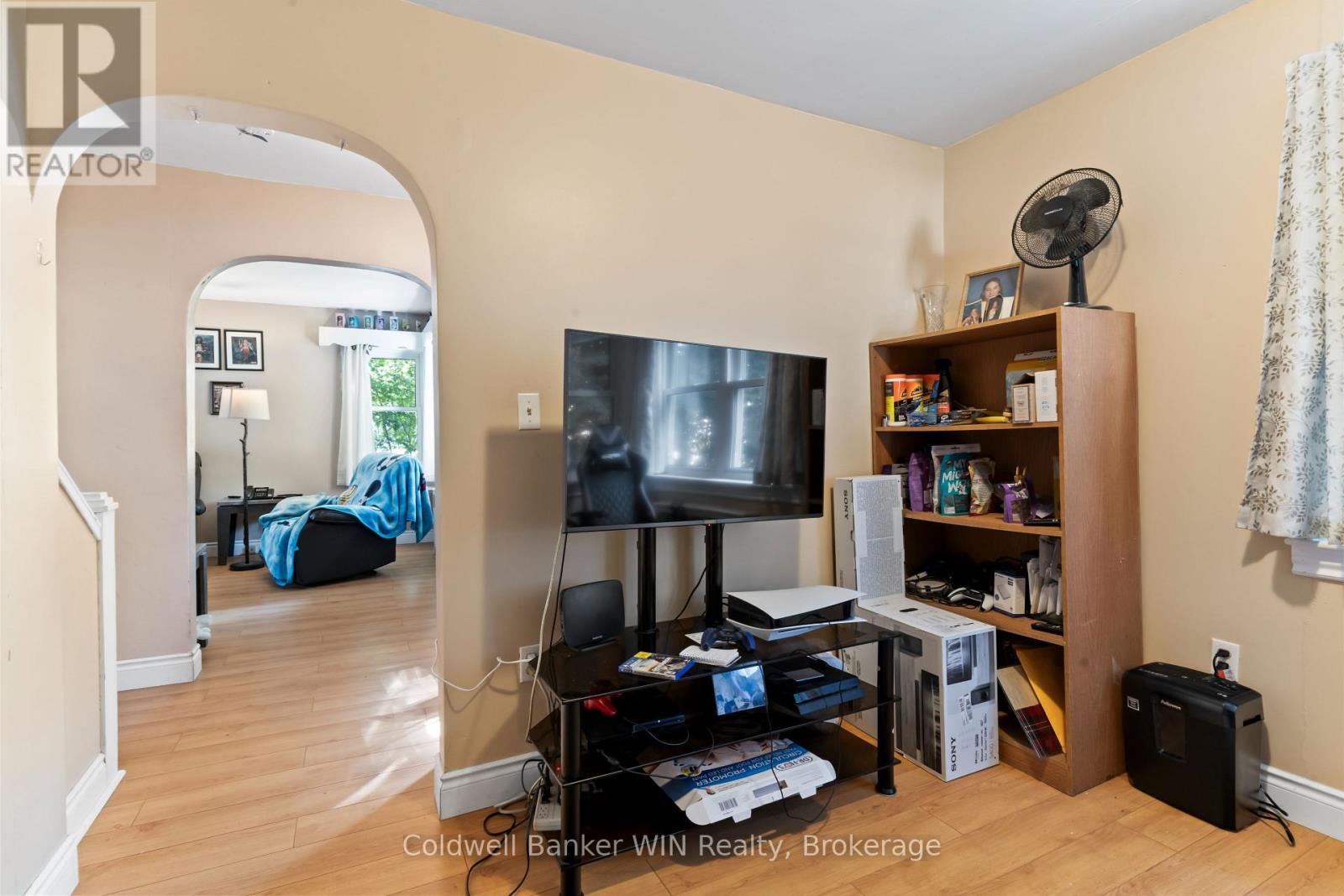 121 Queen Street W, Wellington North, Ontario  N0G 2L1 - Photo 8 - X12923454