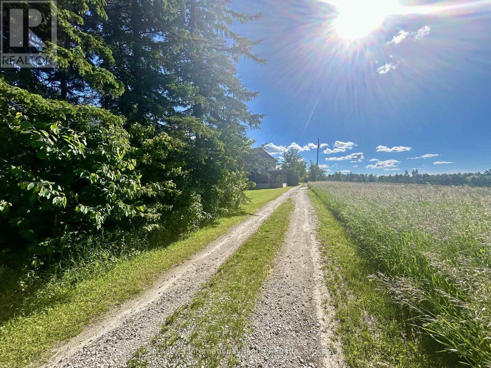 1943 Fairgrounds Road S, Clearview, Ontario  L0M 1G0 - Photo 2 - S12925334