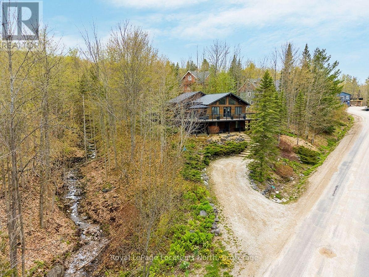 112 Amik Court, Grey Highlands, Ontario  N0C 1G0 - Photo 2 - X12925260