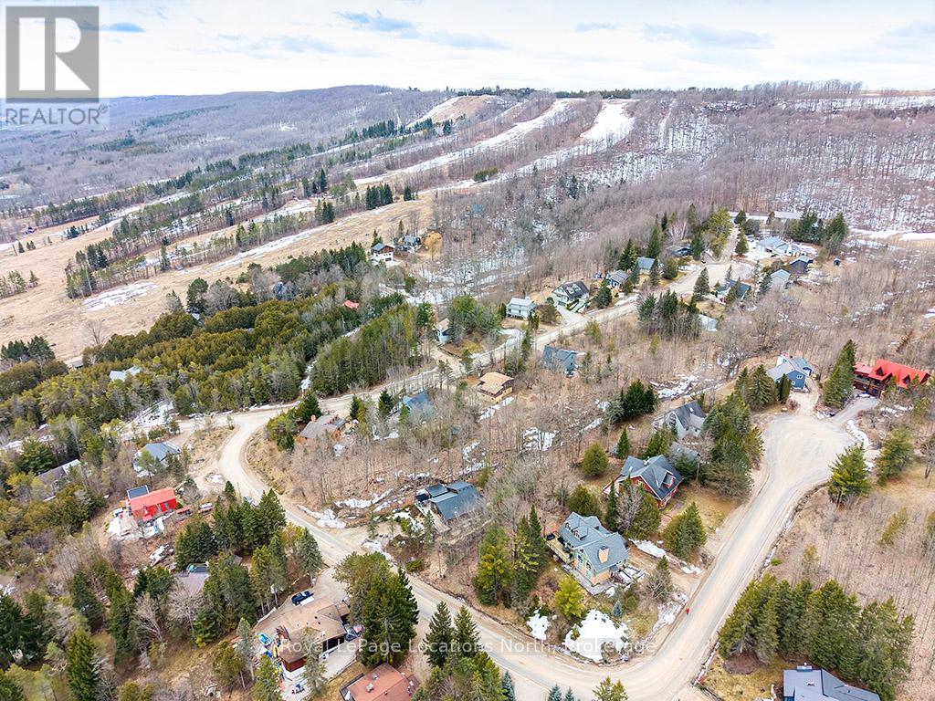 112 Amik Court, Grey Highlands, Ontario  N0C 1G0 - Photo 4 - X12925260