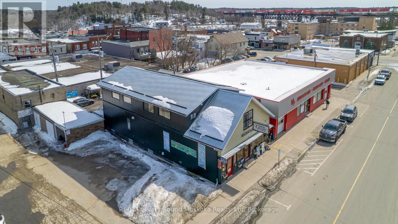 47 Gibson Street, Parry Sound, Ontario  P2A 1X1 - Photo 3 - X12925560