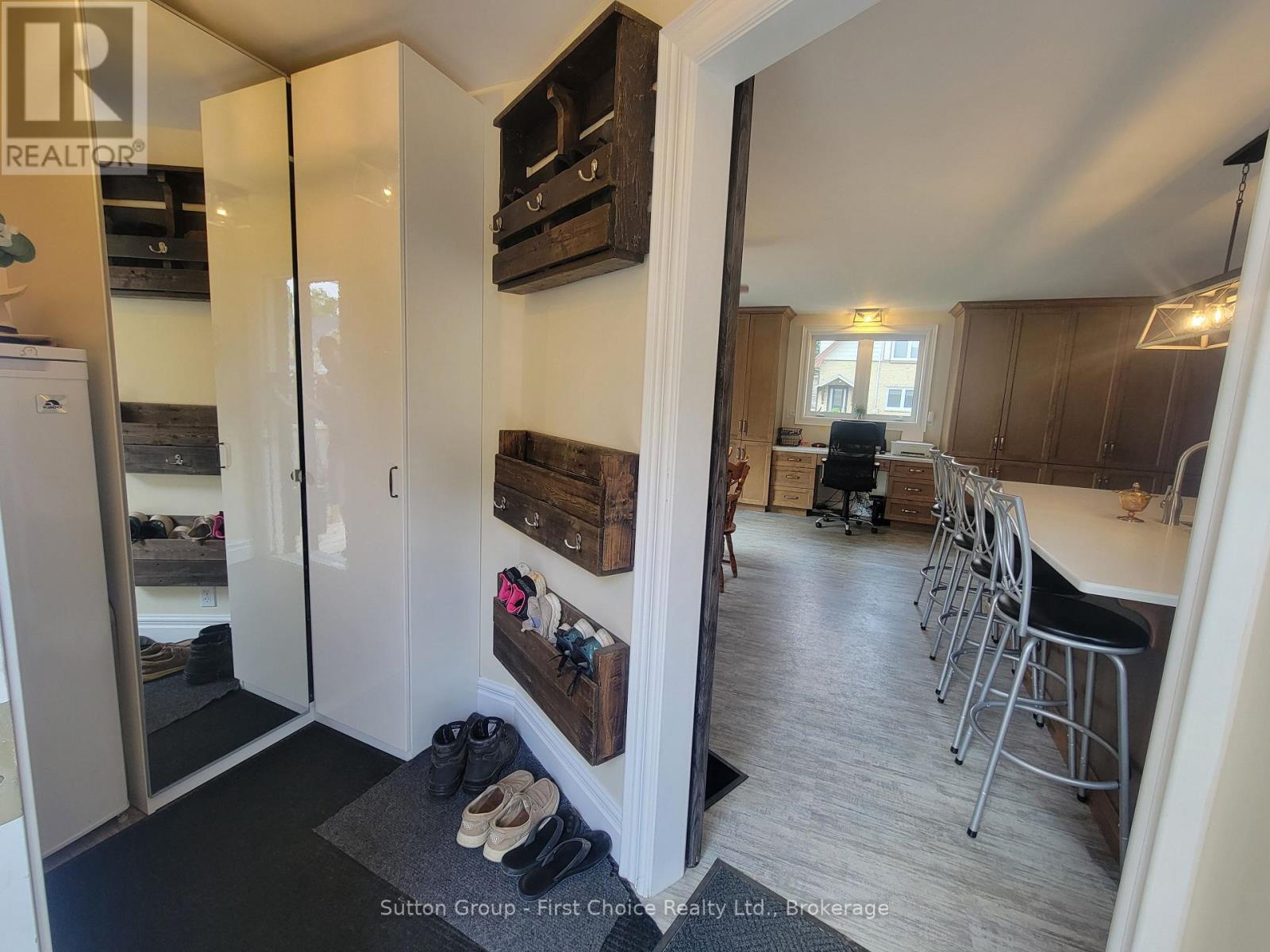 30 King Street N, South Huron, Ontario  N0M 1M0 - Photo 6 - X12926280