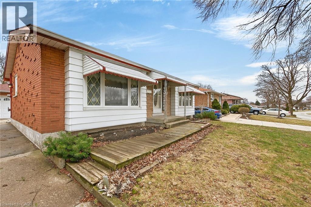 21 Bluebird Avenue, Hamilton, Ontario  L9A 3W4 - Photo 4 - 40815032