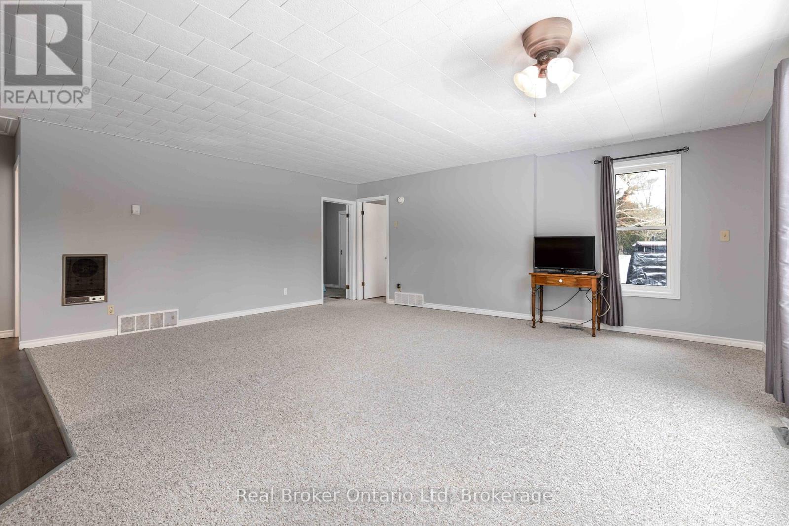 16 Twin River Drive N, South Bruce Peninsula, Ontario  N0H 2T0 - Photo 10 - X12927748