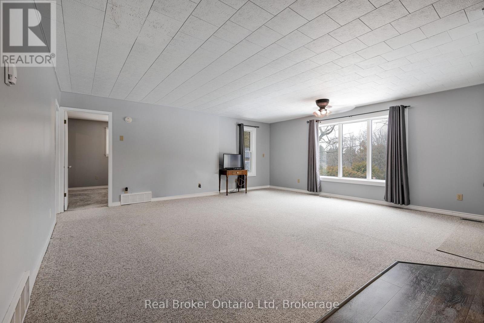 16 Twin River Drive N, South Bruce Peninsula, Ontario  N0H 2T0 - Photo 11 - X12927748
