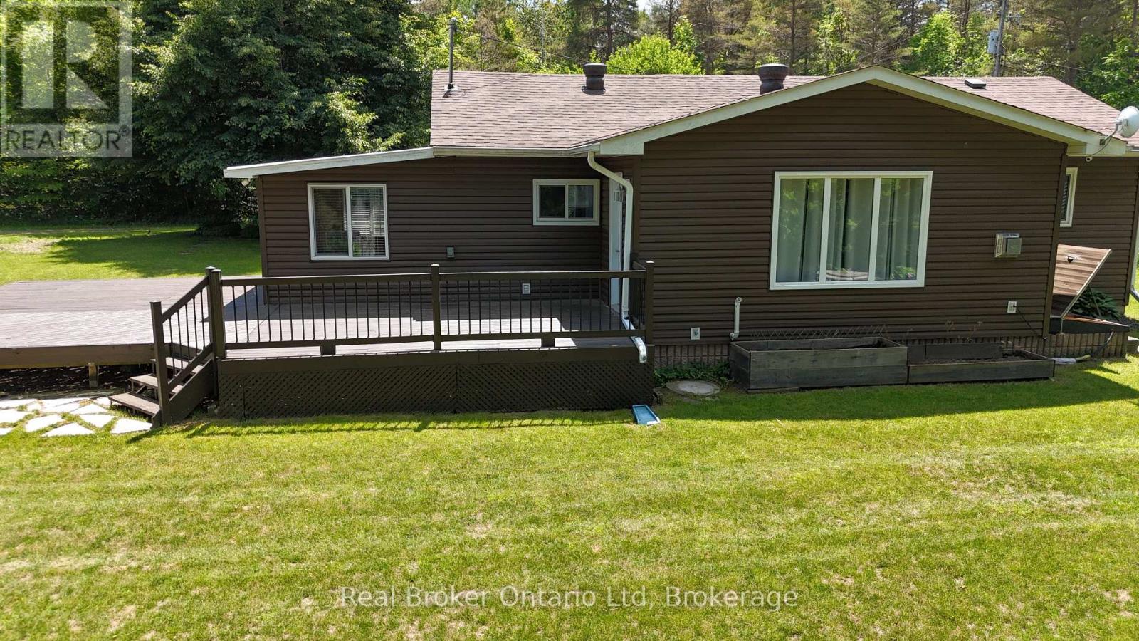 16 Twin River Drive N, South Bruce Peninsula, Ontario  N0H 2T0 - Photo 36 - X12927748