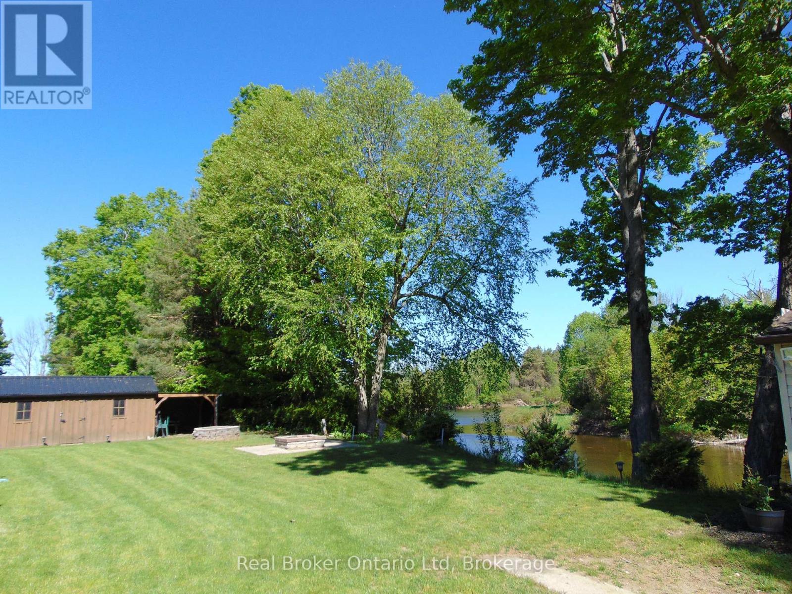 16 Twin River Drive N, South Bruce Peninsula, Ontario  N0H 2T0 - Photo 4 - X12927748