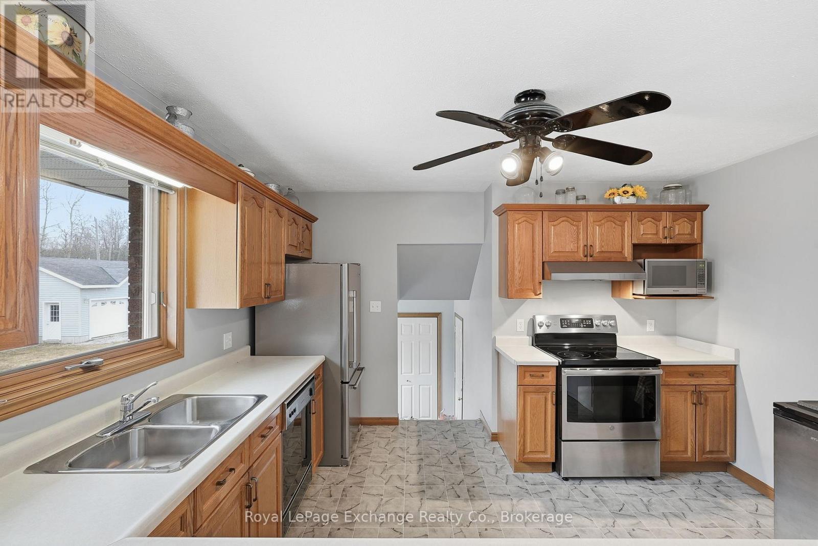 393460 2 Concession, West Grey, Ontario  N0G 1R0 - Photo 18 - X12927802