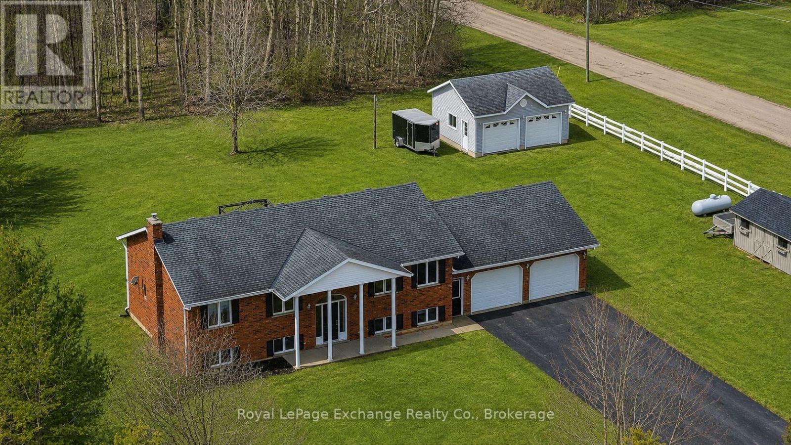 393460 2 Concession, West Grey, Ontario  N0G 1R0 - Photo 3 - X12927802
