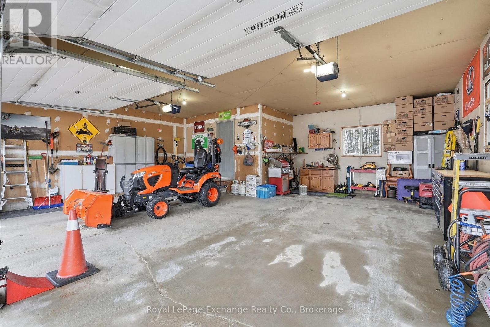 393460 2 Concession, West Grey, Ontario  N0G 1R0 - Photo 35 - X12927802