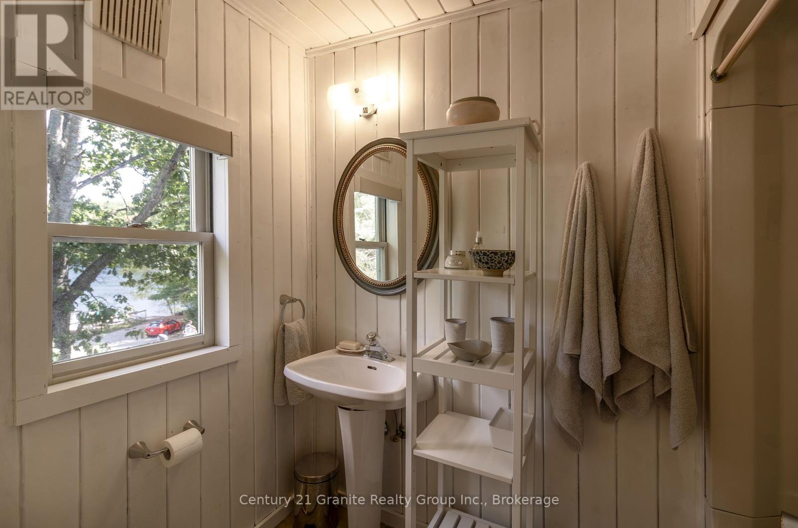 2029 Little Hawk Lake Road, Algonquin Highlands, Ontario  K0M 1S0 - Photo 25 - X12928426