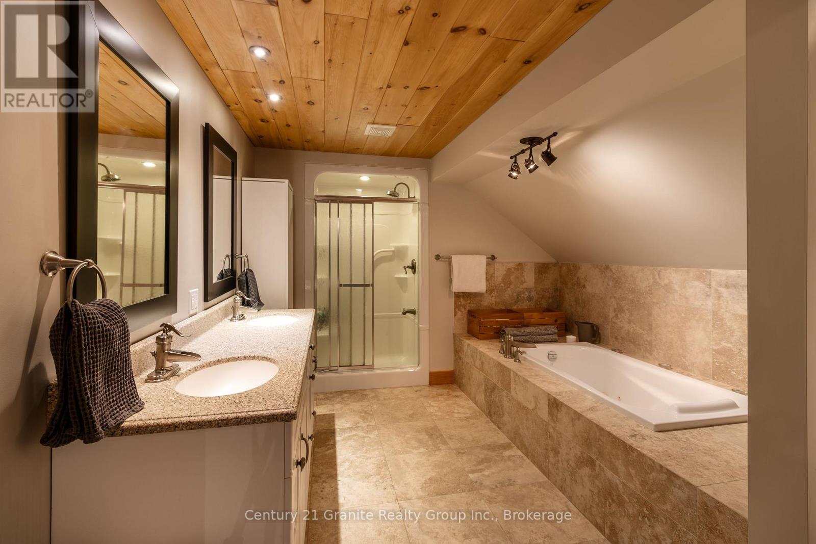 2029 Little Hawk Lake Road, Algonquin Highlands, Ontario  K0M 1S0 - Photo 35 - X12928426