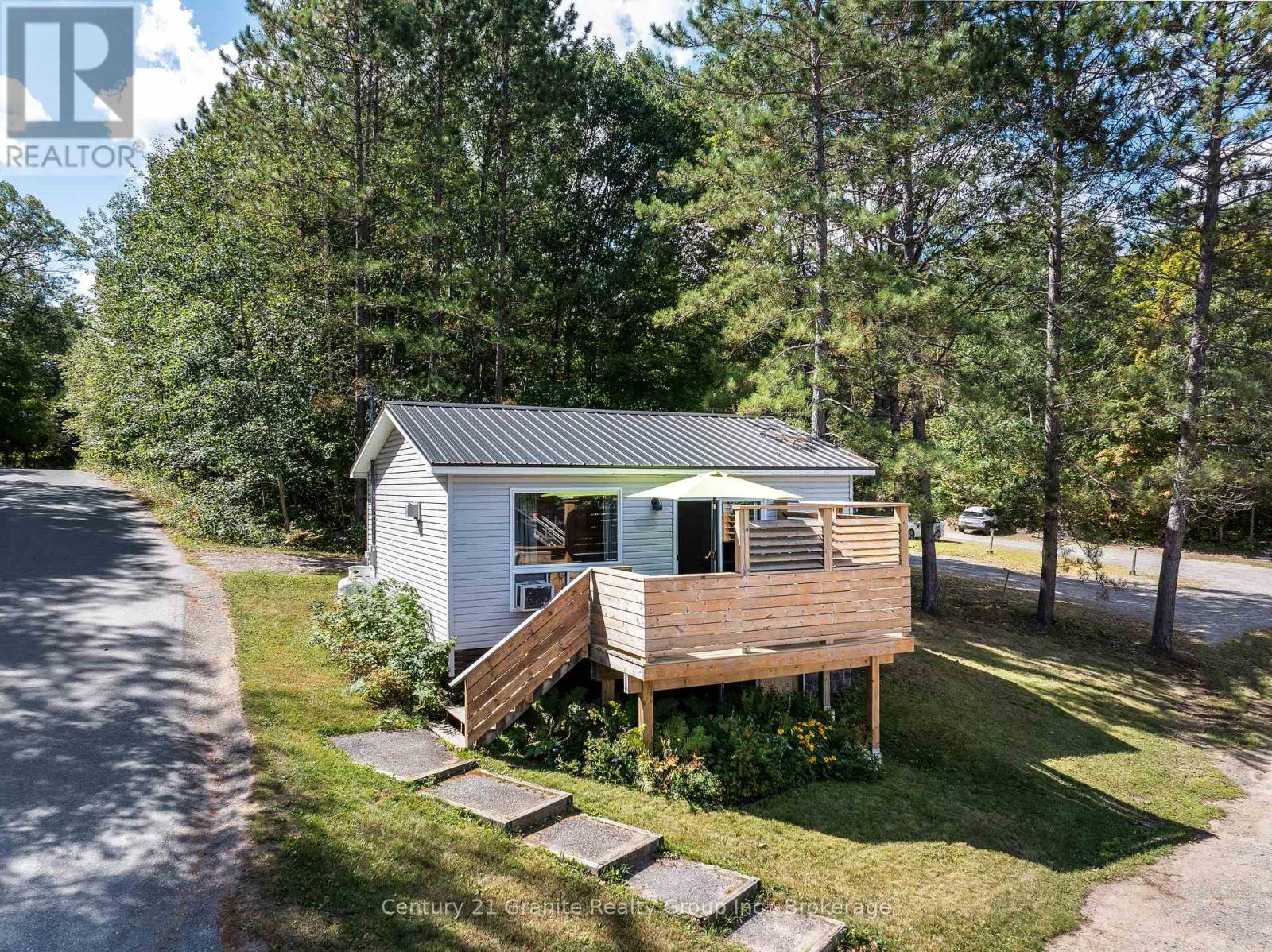 2029 Little Hawk Lake Road, Algonquin Highlands, Ontario  K0M 1S0 - Photo 43 - X12928426