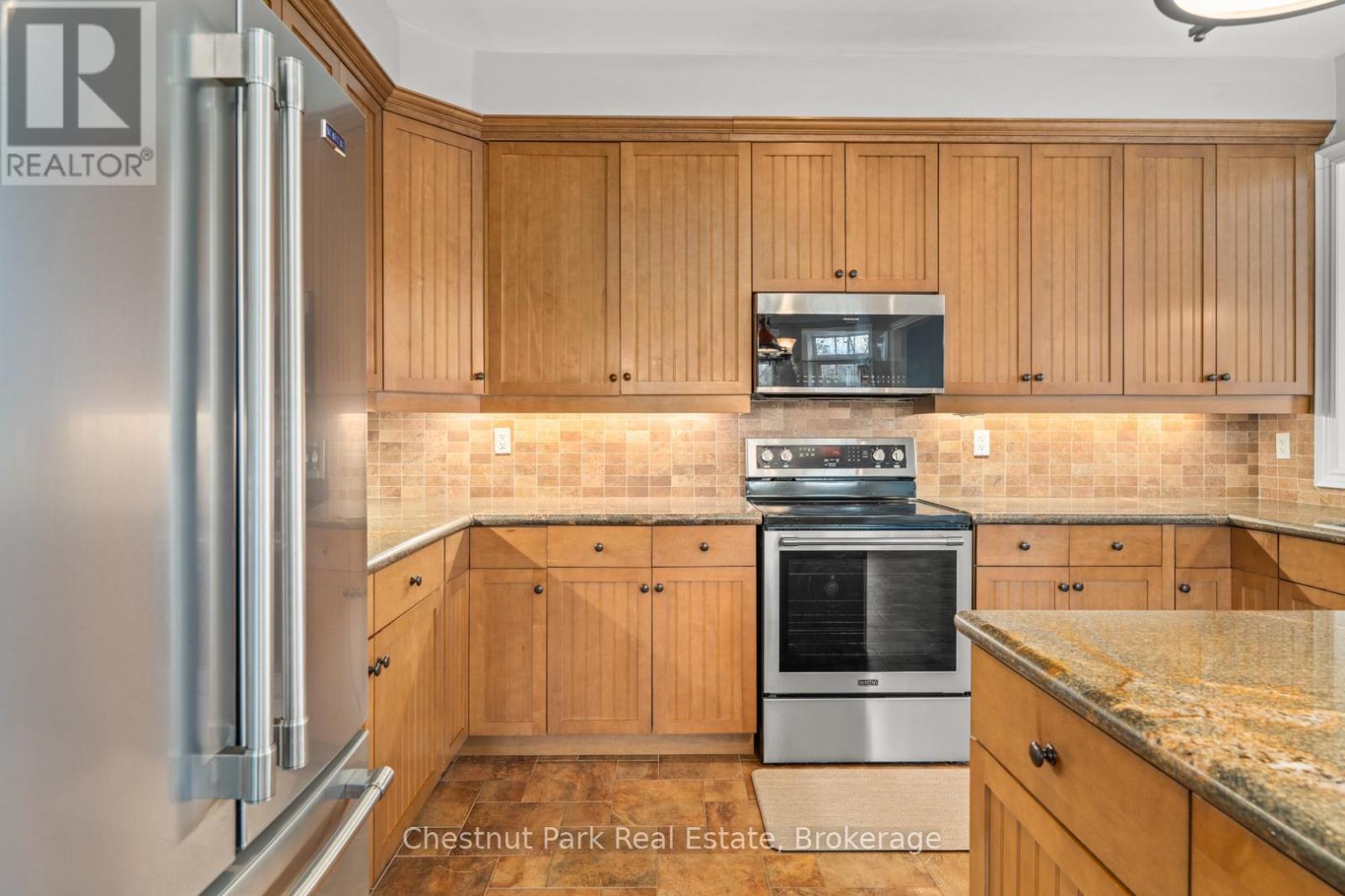 23 Spencer Street, Bracebridge, Ontario  P1L 0B7 - Photo 9 - X12928912