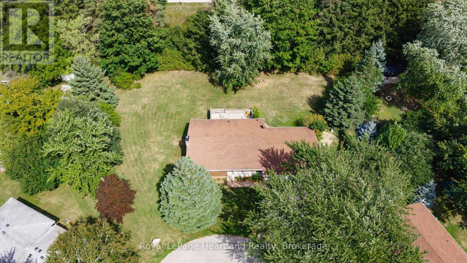 10 Bissett Court, Central Huron, Ontario  N7A 3X8 - Photo 3 - X12929632