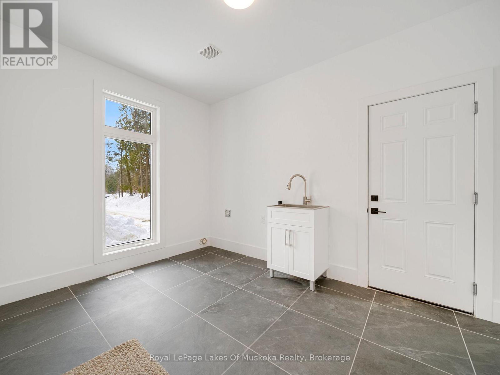 9 Meadow Acres Road, Oro-Medonte, Ontario  L0K 2G1 - Photo 27 - S12930062
